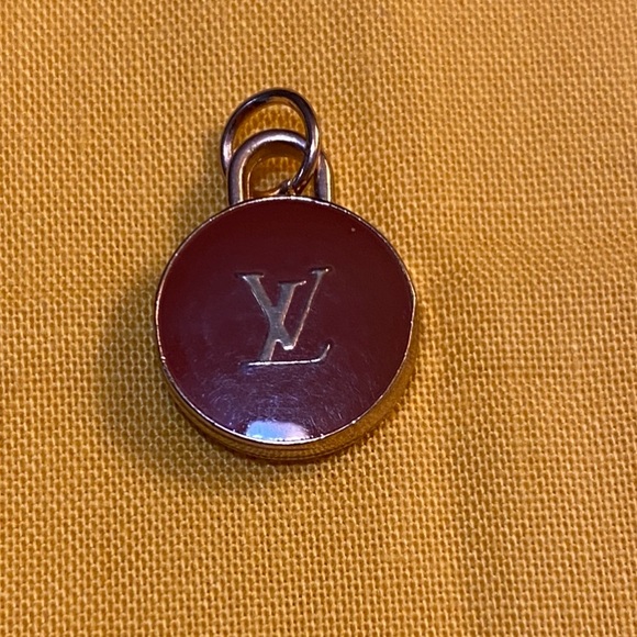 Louis Vuitton Charm Authentic - Picture 1 of 1